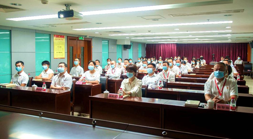诵读党史“声”入人心 重温誓词砥砺前行